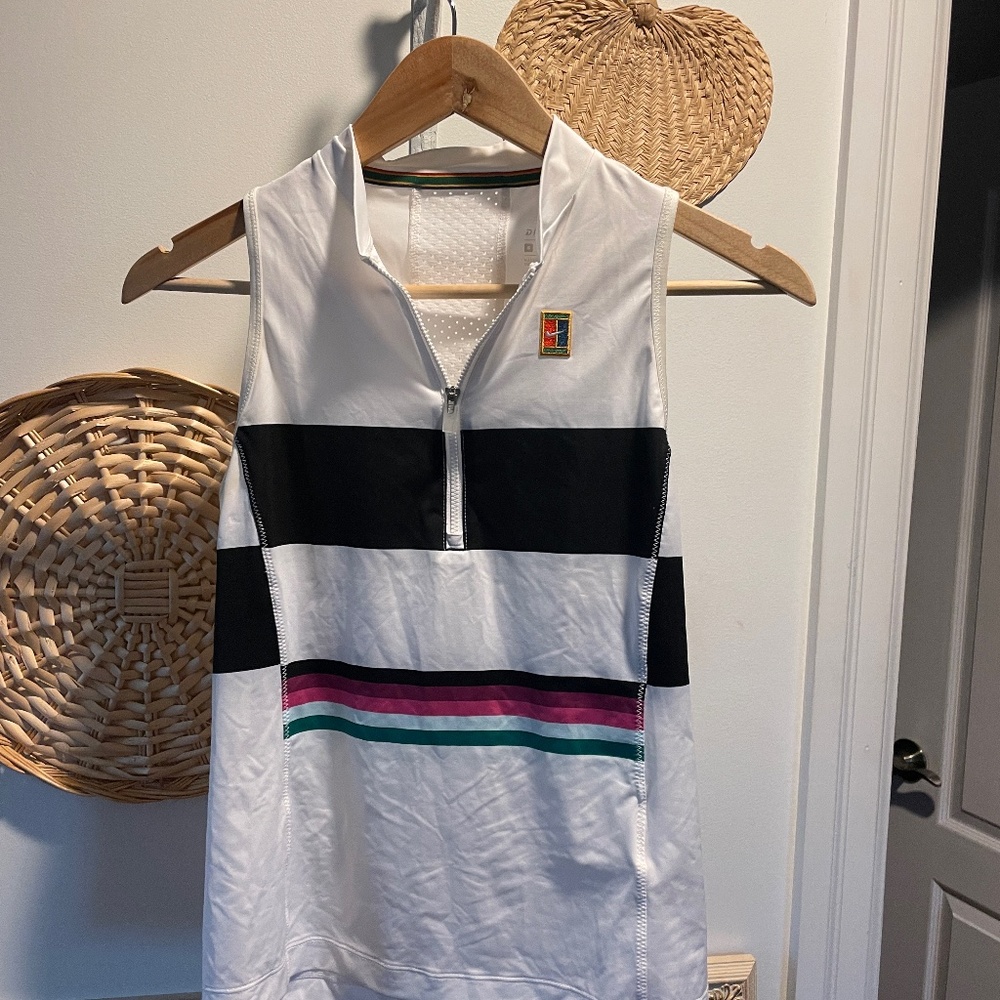 Nike court tennis top